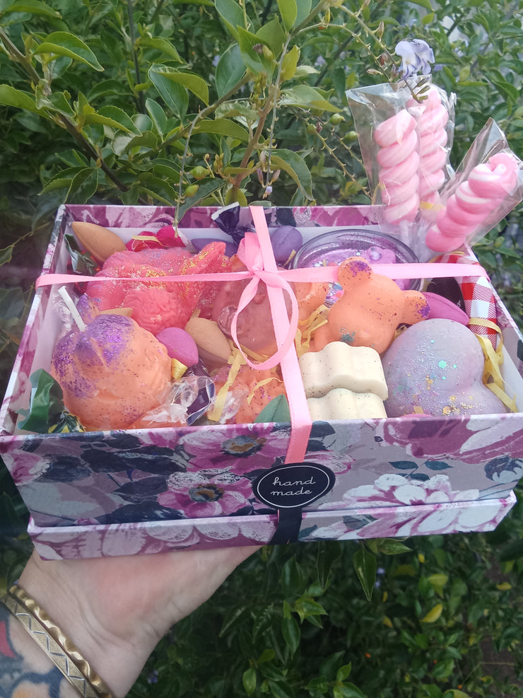 GIFT BOXES CUSTOM MADE