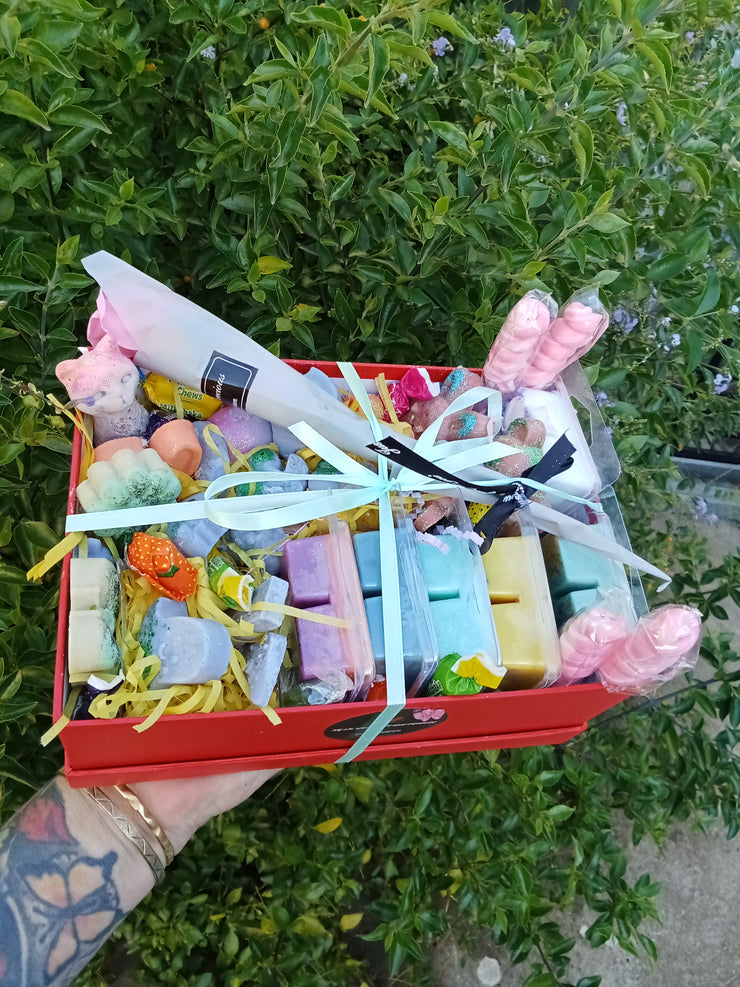 GIFT BOXES CUSTOM MADE