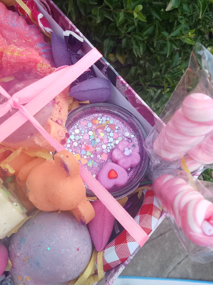 GIFT BOXES CUSTOM MADE