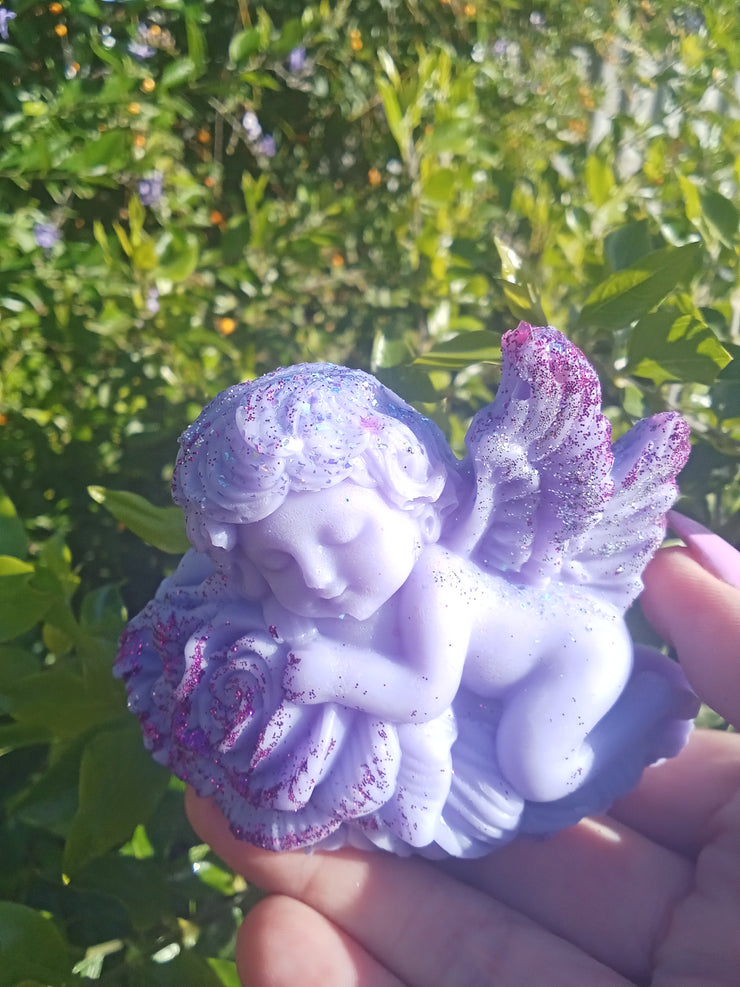 Cute Cherub angel on roses 🌹