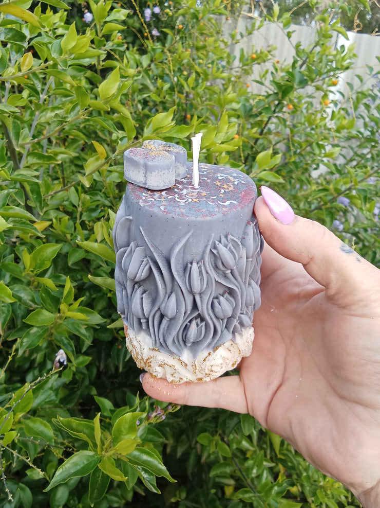 Large Tulip candle